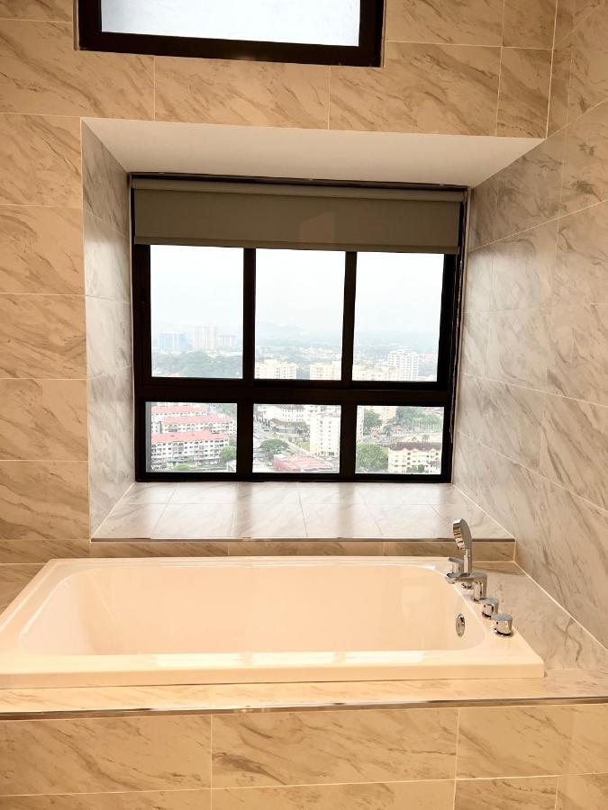 Imperio Residences Private Bathtub Or Jacuzzi By Nestcove Melaka Zewnętrze zdjęcie